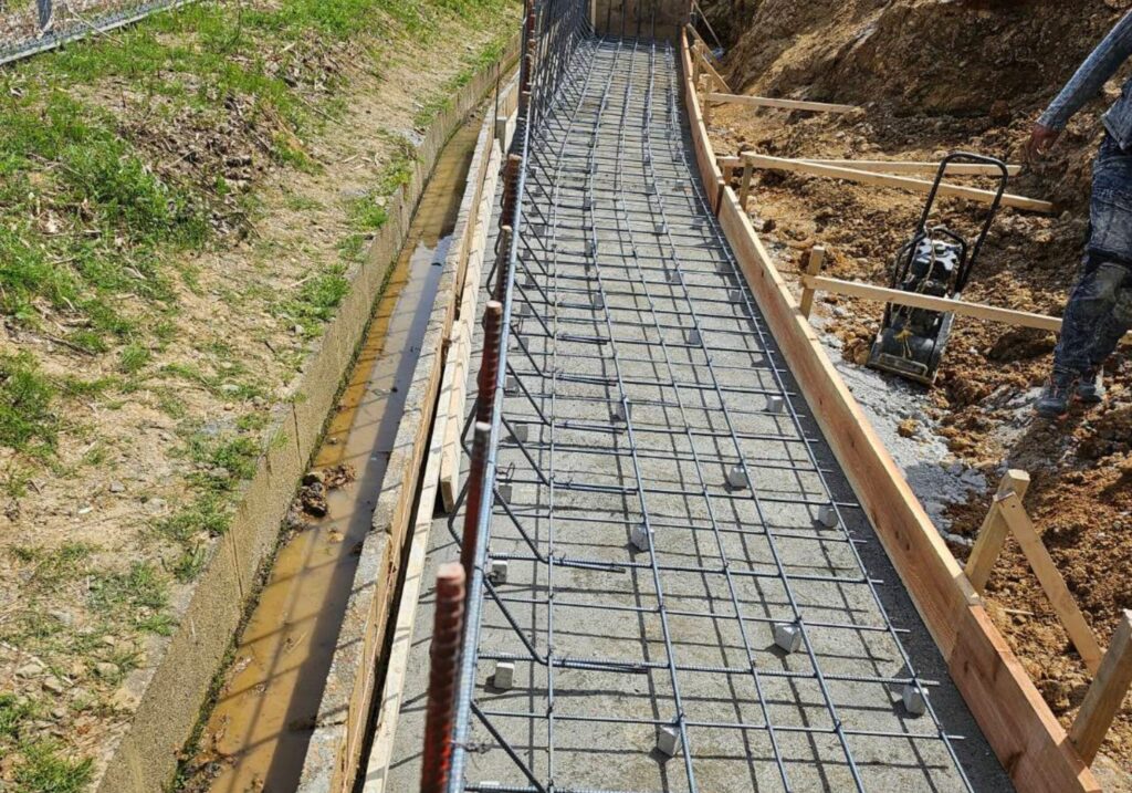 三重県 鈴鹿市 建設会社 土木 造成工事 公共工事 下水道工事 基礎工事 外構工事 河川海岸工事 橋梁工事 ダム工事 トンネル工事 砂防工事 宅地造成